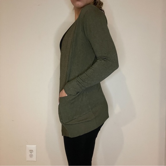 Cardigan - Picture 5 of 5